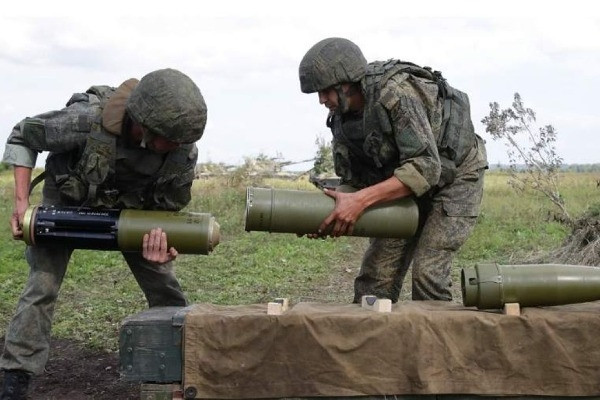 Video pháo binh Nga sử dụng đạn thông minh 'trăm phát trăm trúng' tại Ukraine