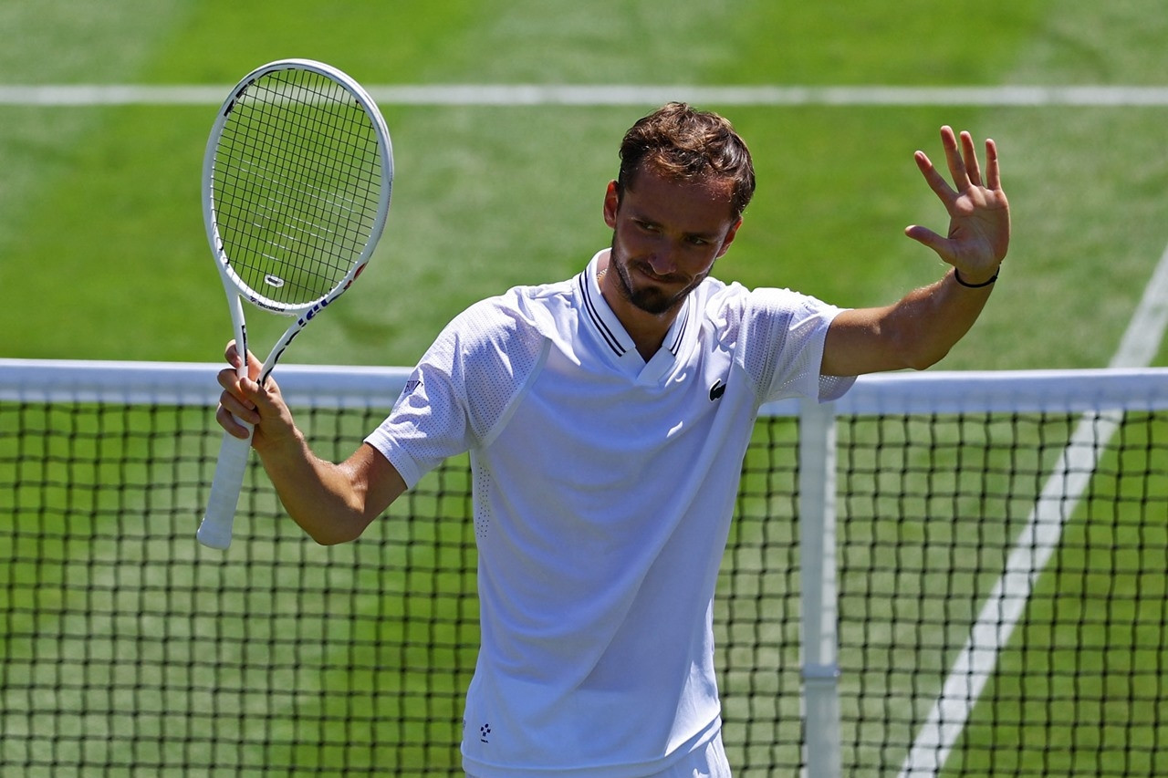 Daniil Medvedev lấy vé vòng 3 Wimbledon 2023