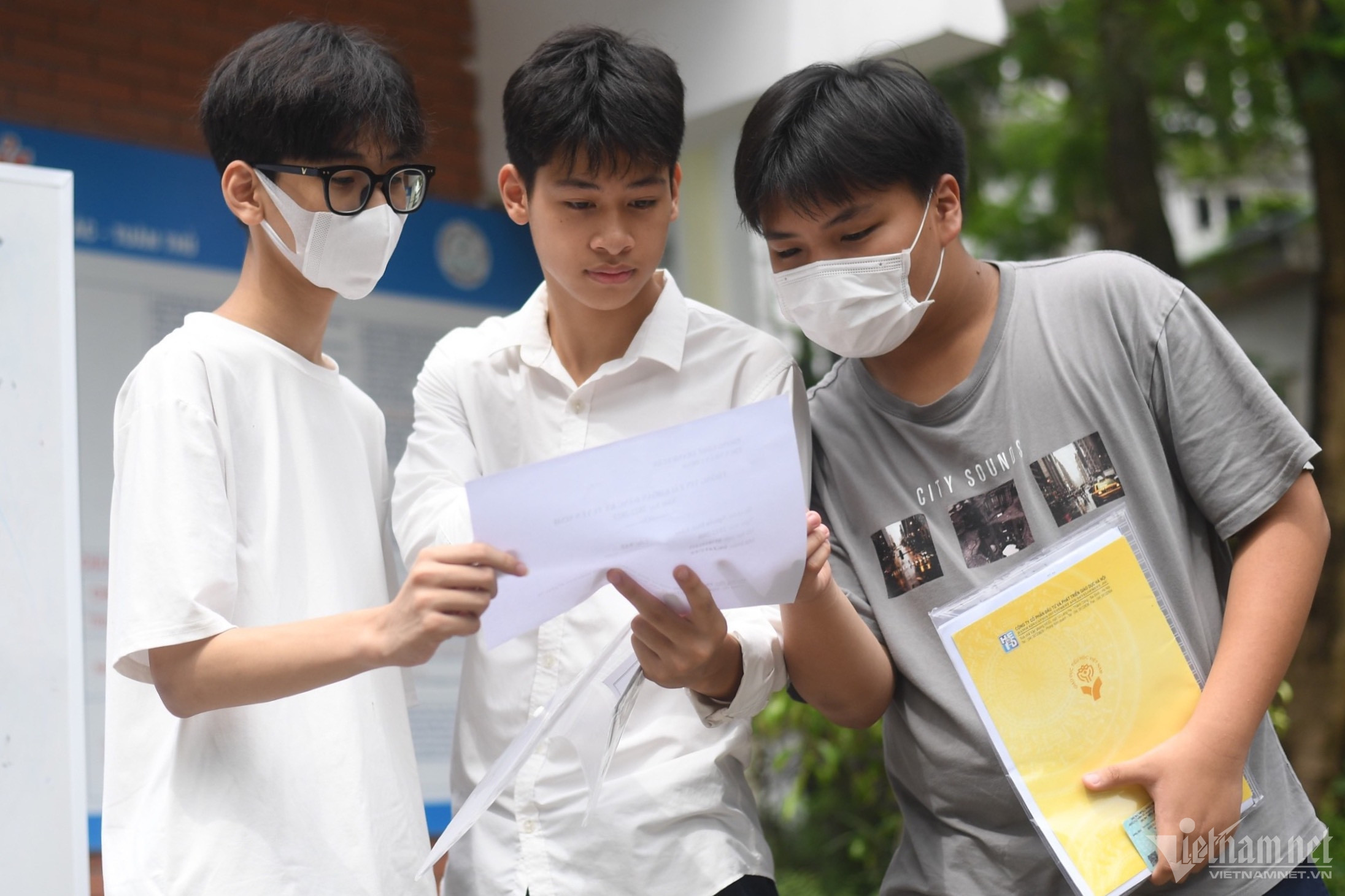 Hiến kế giải bài toán phụ huynh trắng đêm vây cổng trường giành suất học cho con