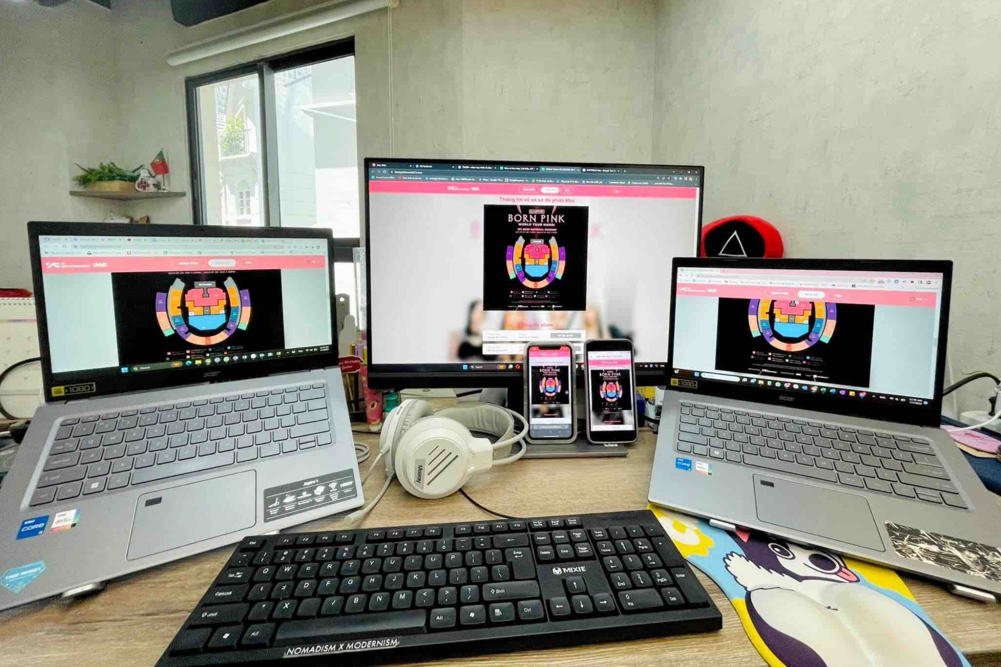 Fan thuê 6 máy tính trong tiệm Internet để đặt vé BlackPink ở Hà Nội