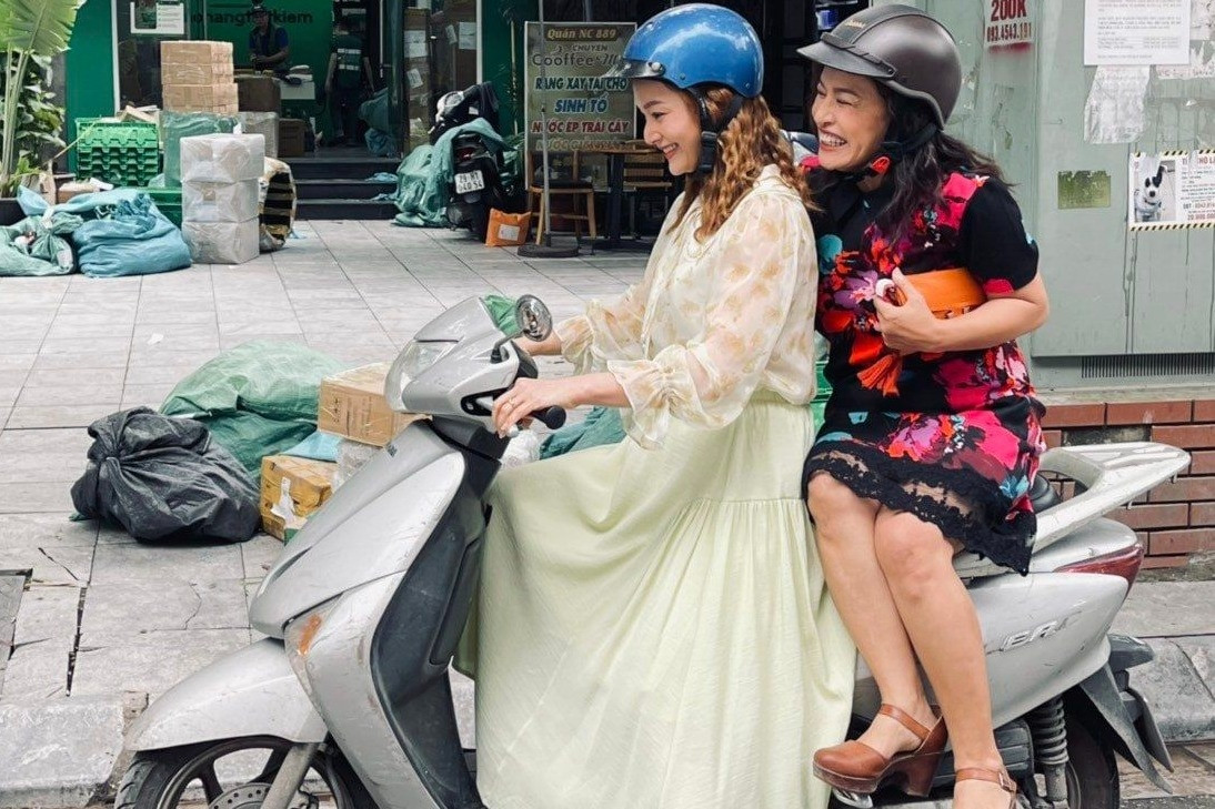 Mẹ của Hà 'Gia đình mình vui bất thình lình' là bà Bích 'Hương vị tình thân'