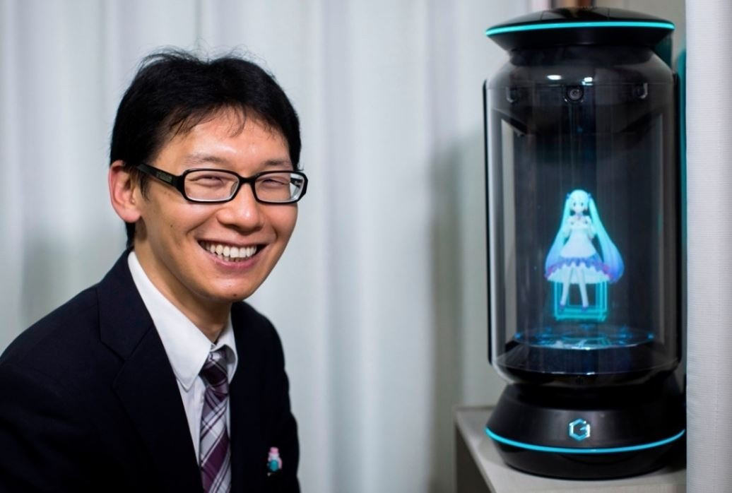 Cuộc sống sau 5 năm của chàng Nhật cưới vợ ảo từng gây sốt mạng - 1