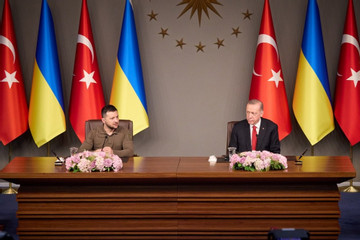 Thổ Nhĩ Kỳ ủng hộ Ukraine là một phần NATO, Kiev mua thêm vũ khí phương Tây