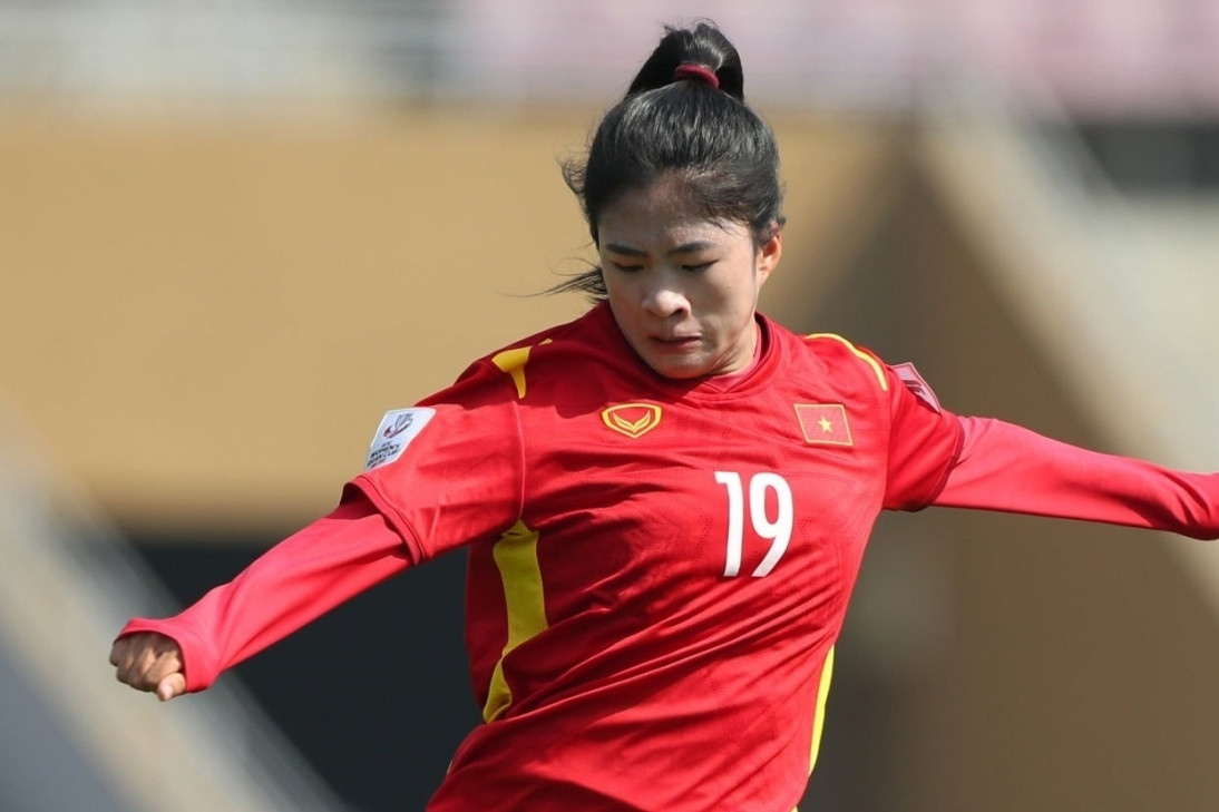 European football clubs keep tabs on VN female footballer