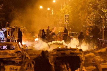 Lo bạo loạn tái bùng mạnh, Pháp cấm mua bán pháo hoa dịp Quốc khánh