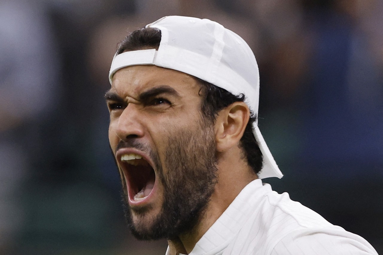 Matteo Berrettini đánh bật Zverev khỏi Wimbledon