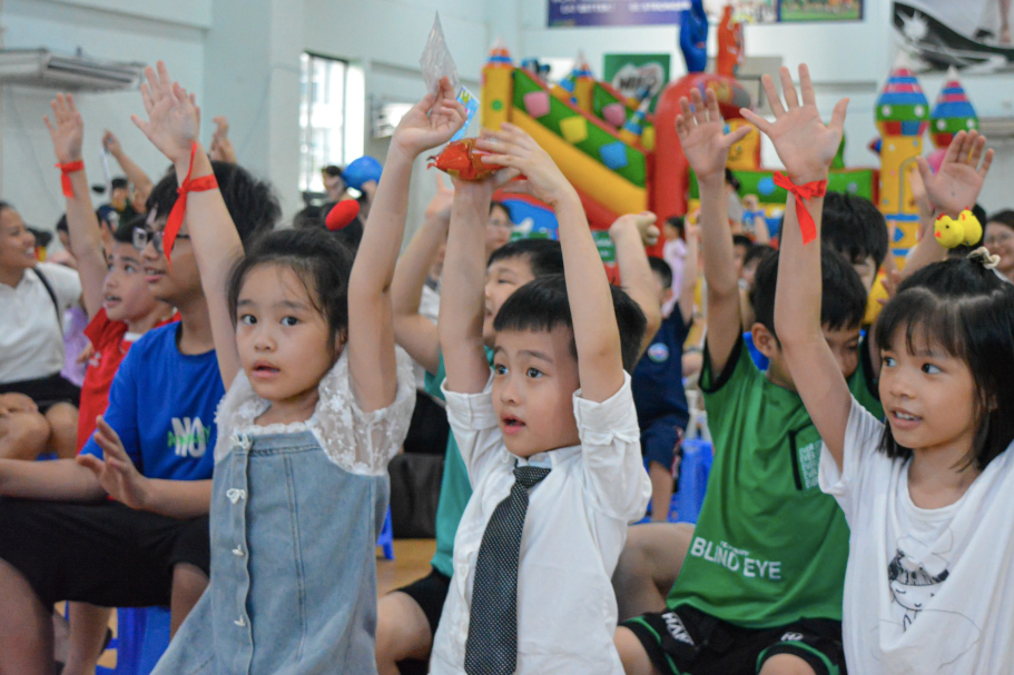 Giải quyết bạo lực học đường: Cảm xúc của đứa trẻ phải được tôn trọng