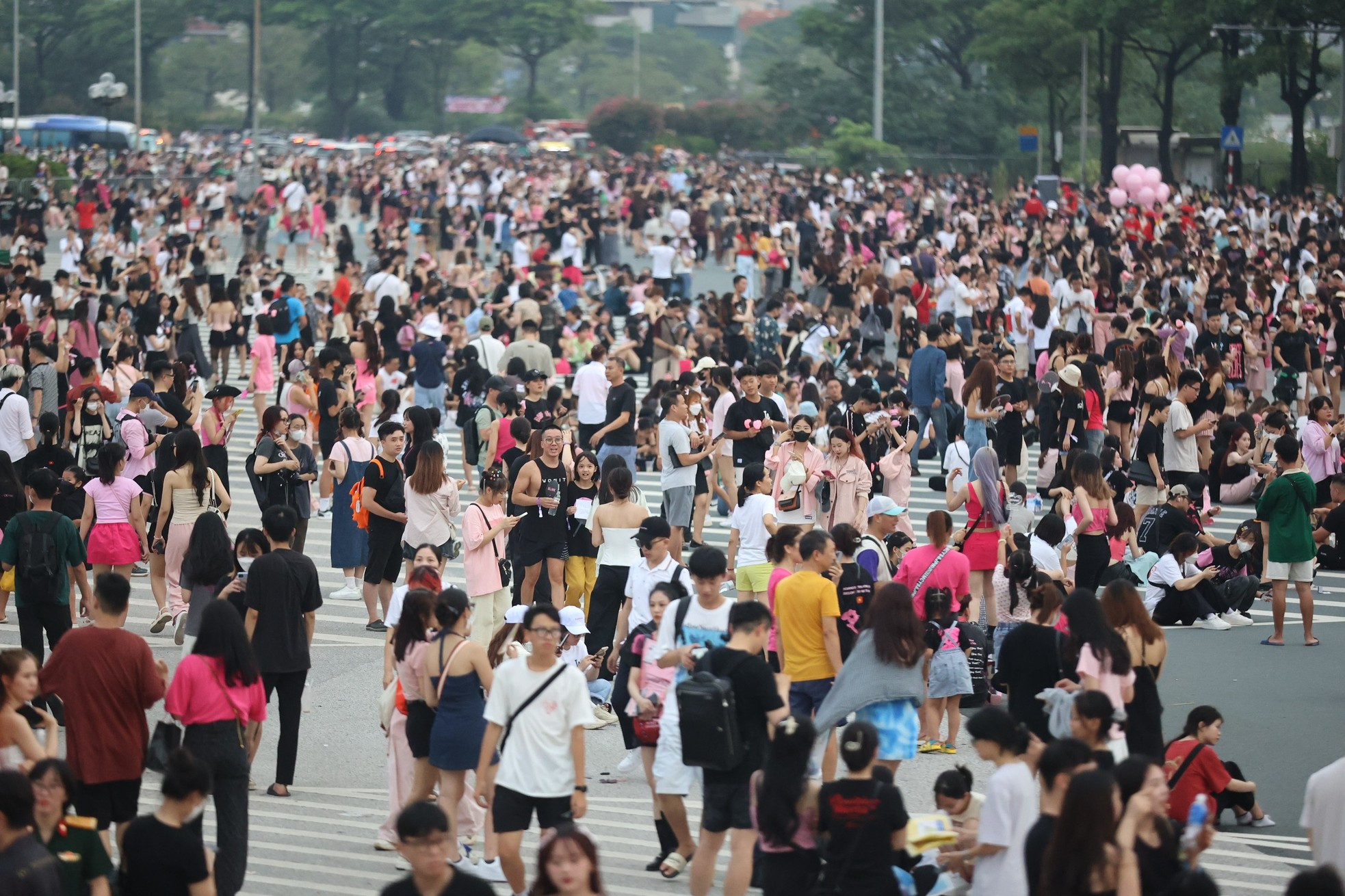 Thấy gì sau cơn sốt BlackPink ở Mỹ Đình? ảnh 2