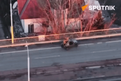 Video lính dù Nga dùng xe môtô gắn tên lửa chống tăng bắn phá mục tiêu Ukraine