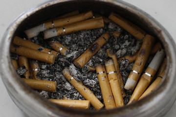 Nguy cơ tử vong khi mới ngoài 30 tuổi vì thâm niên hút thuốc lá hàng chục năm