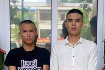 Khởi tố 2 tên cướp giằng co, đoạt bằng được túi xách của người phụ nữ ở Hà Nội