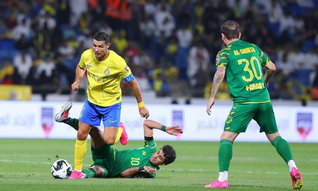 Ronaldo hóa người hùng, Al-Nassr vào chung kết Arab Champions Cup