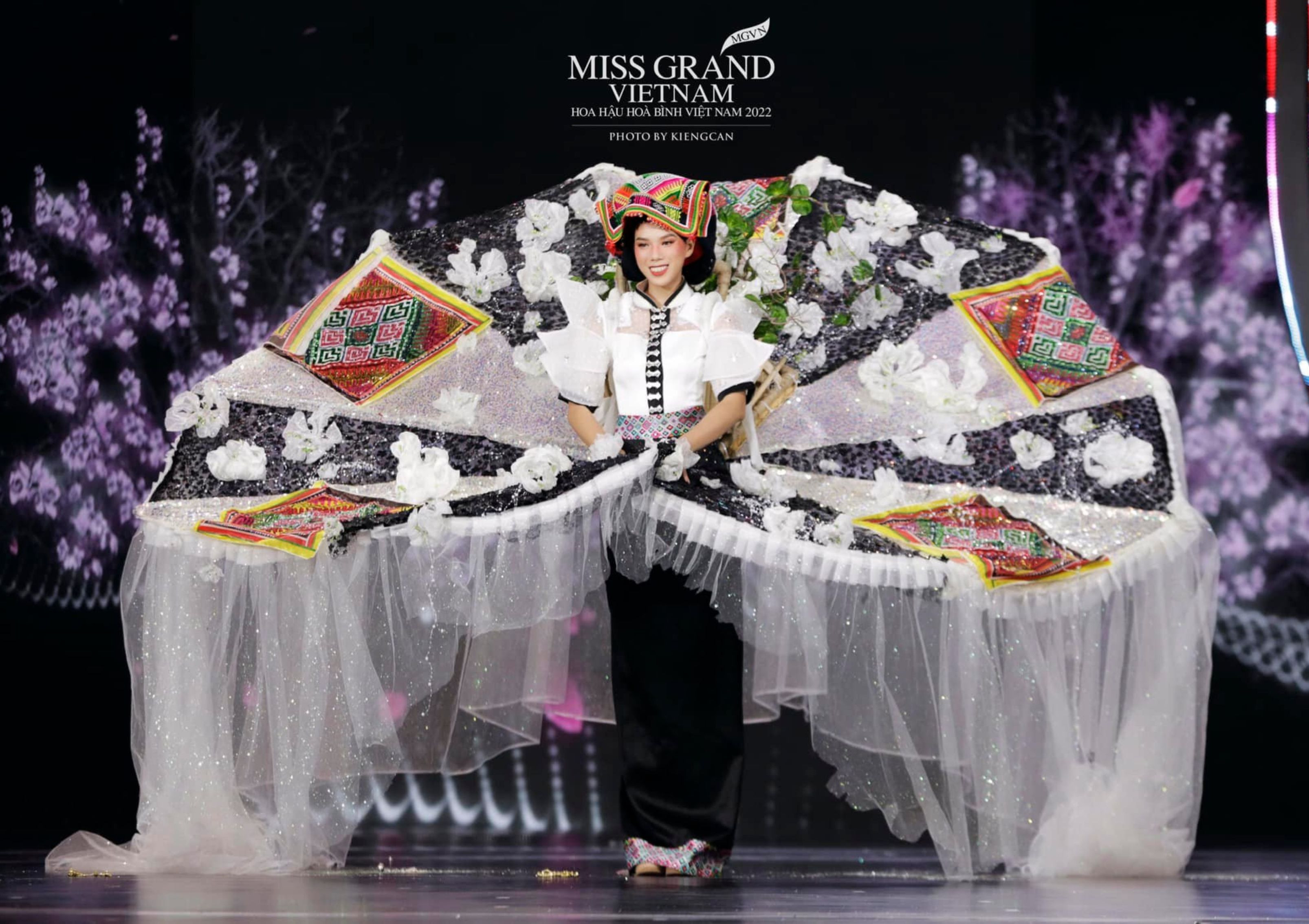 Giáo viên dạy năng khiếu hoàn cảnh khó khăn, cha bị mù thi Miss Grand Vietnam 91