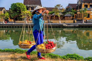 Cẩm nang du lịch nổi tiếng thế giới đề xuất 10 điểm đến hàng đầu ở Việt Nam