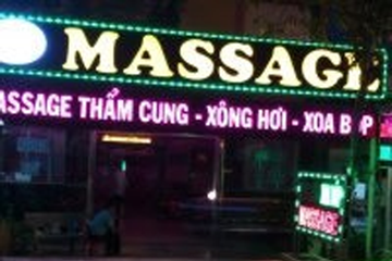 Giải cứu 2 bé gái tìm việc bán trà sữa, bị ép vào quán massage