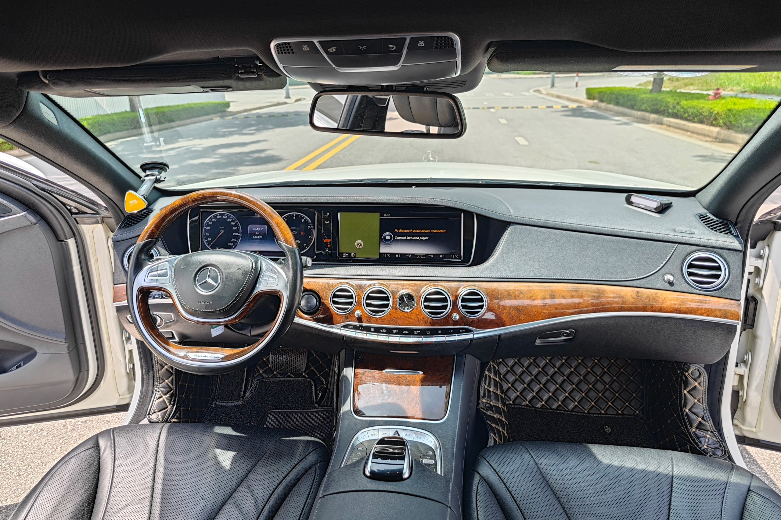 Mercedes-Benz S400 chạy 8 năm được rao bán với giá rẻ hơn Toyota Camry mới - 4