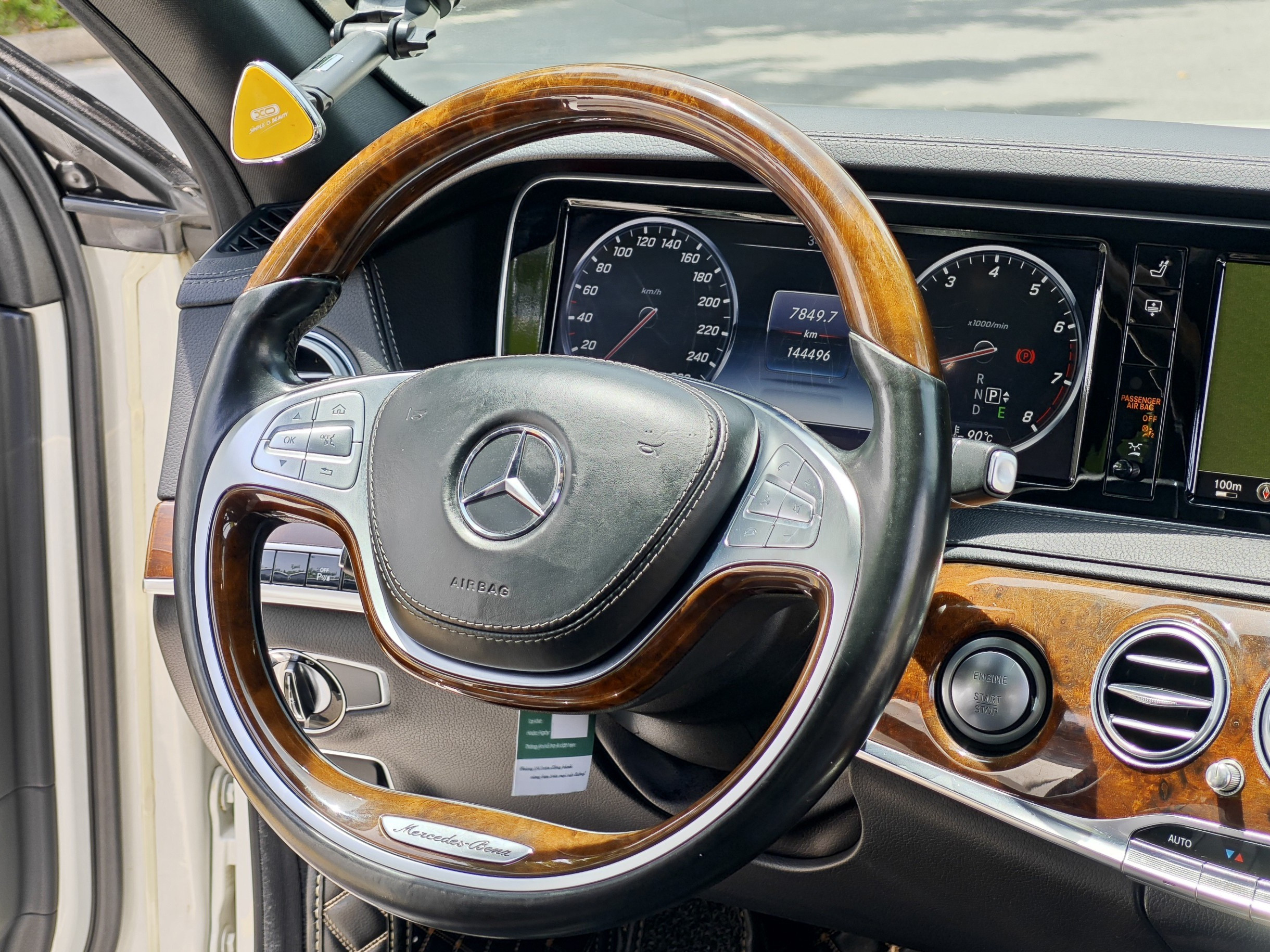 Mercedes-Benz S400 chạy 8 năm được rao bán với giá rẻ hơn Toyota Camry mới - 6