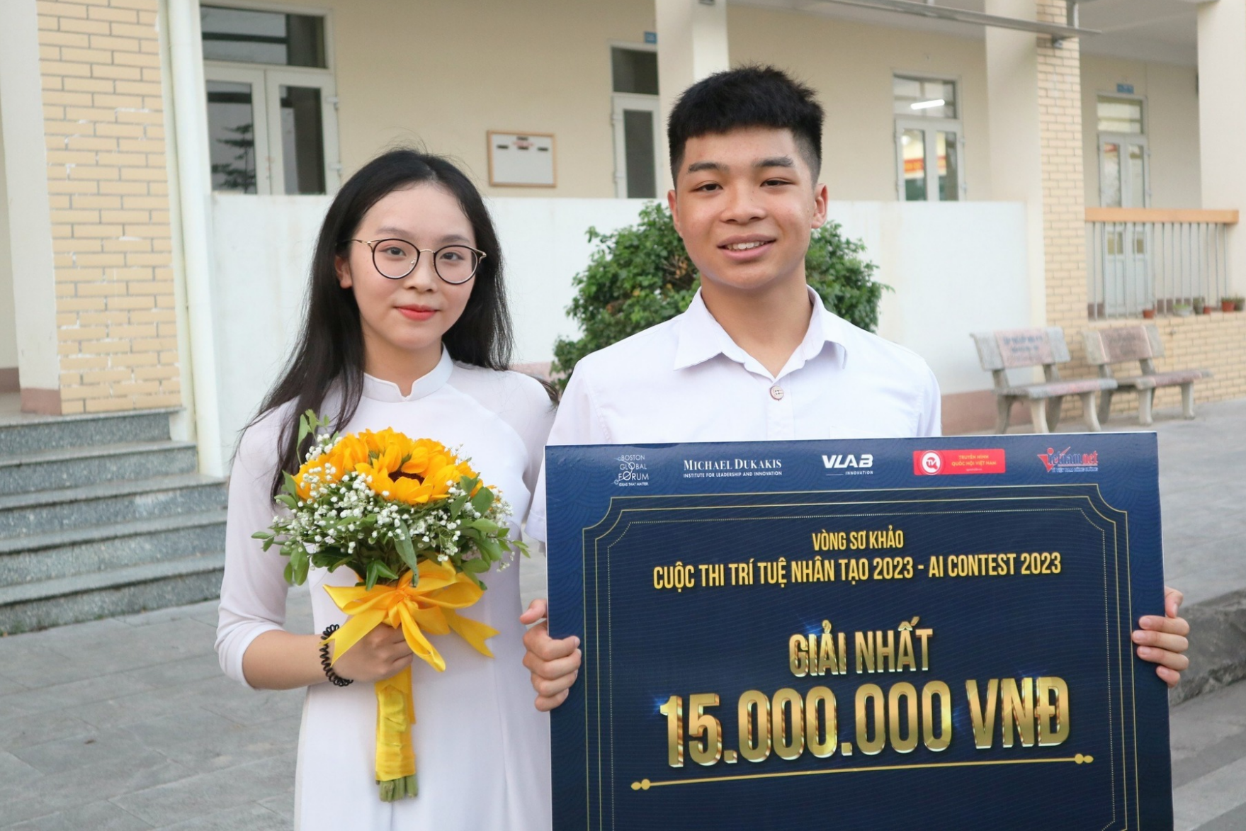 Phản biện về tương lai của AI, đôi bạn cùng vào chung kết AI Contest