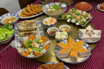 Chàng trai 6 múi Hà Nội khoe trăm món ngon thuần Việt: Nấu 45 phút mỗi bữa