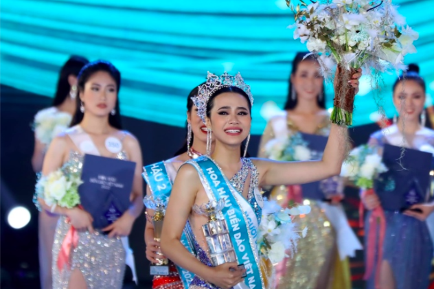 Hoa hậu trả vương miện trong đêm đăng quang: BTC 'đau đầu' vì quyết định của tôi