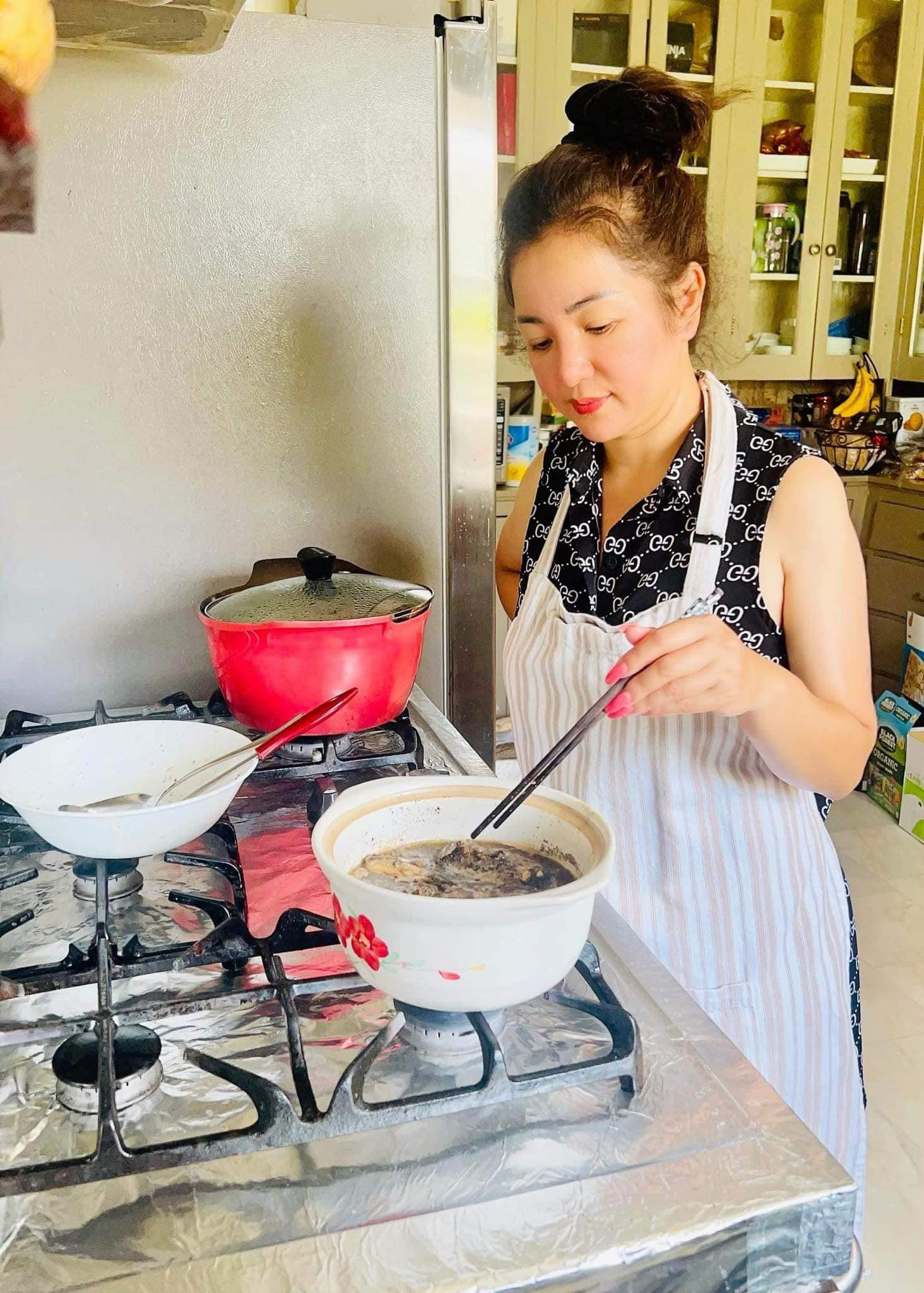 Nghệ sĩ hài Thúy Nga tuổi 47: Nhan sắc trẻ trung, bình yên sau sóng gió - 6