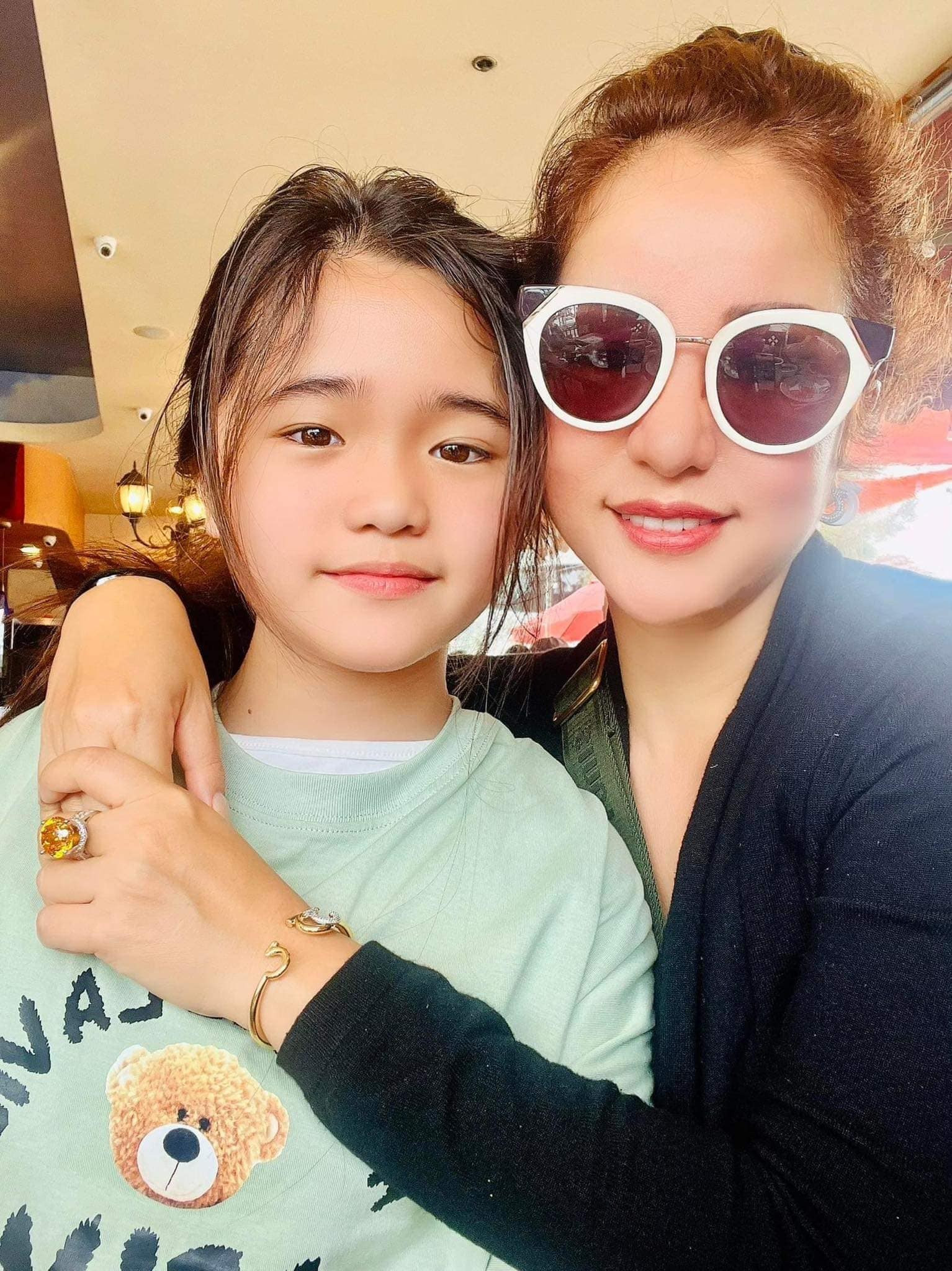 Nghệ sĩ hài Thúy Nga tuổi 47: Nhan sắc trẻ trung, bình yên sau sóng gió - 8