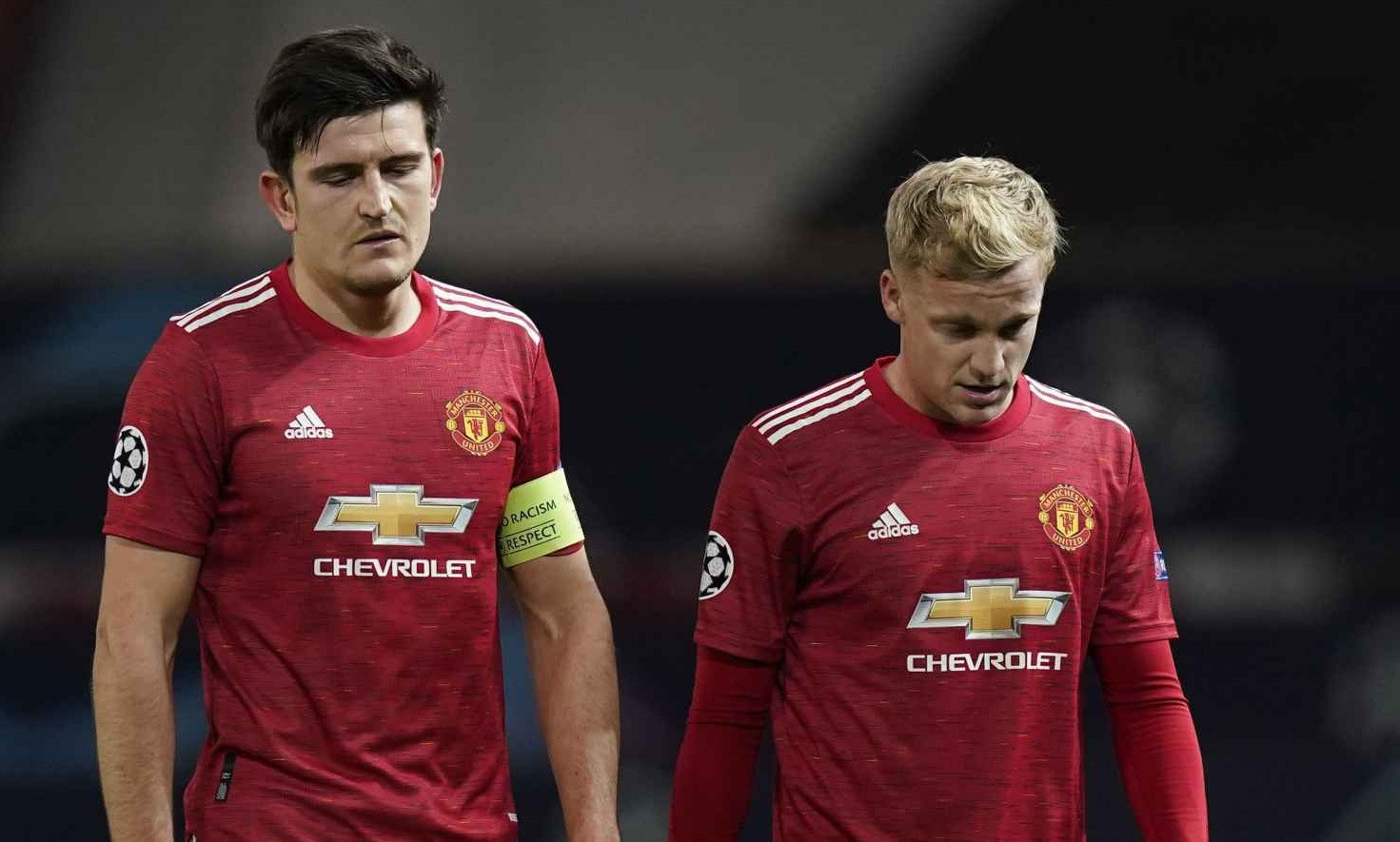 MU méo mặt, nguy cơ bán hụt Harry Maguire lẫn Van de Beek