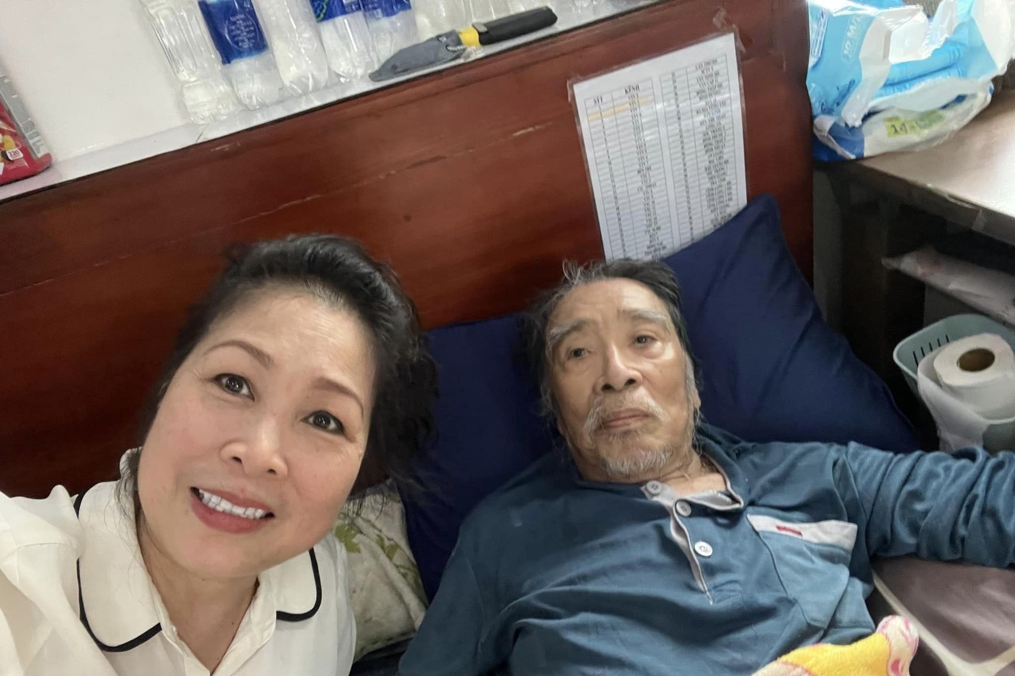 Hồng Vân tiếc thương khi đạo diễn Thế Ngữ - cha đẻ Táo quân HTV qua đời