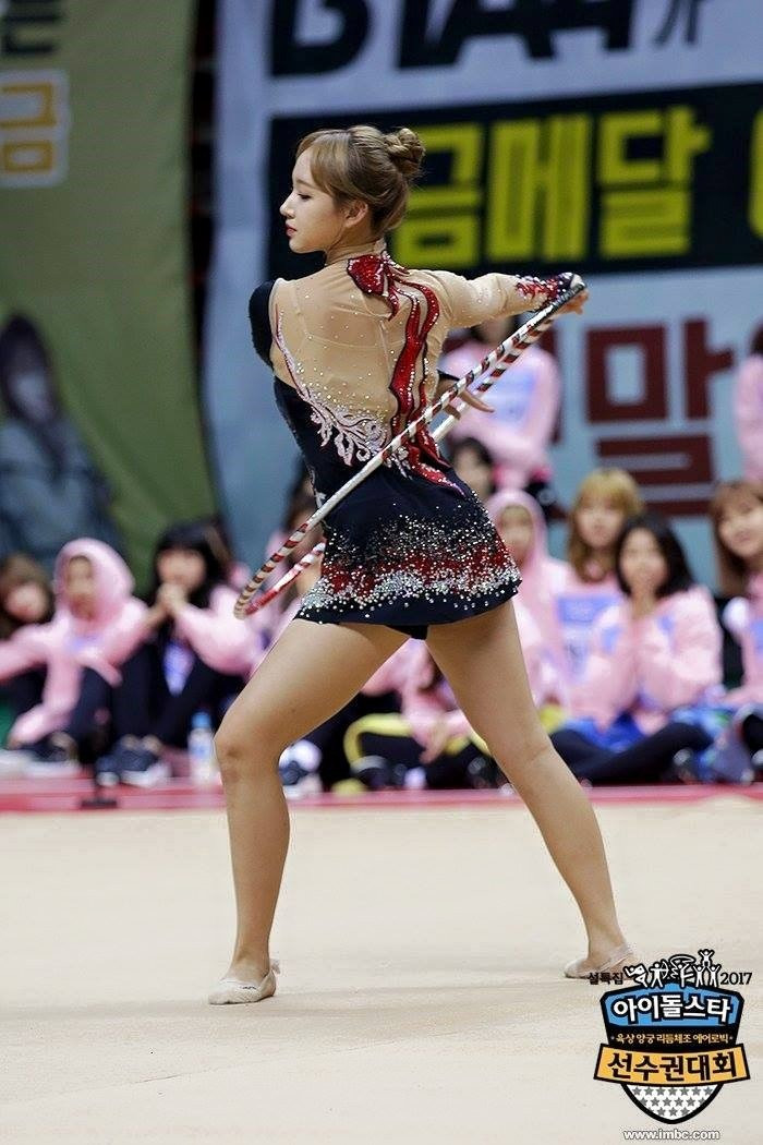 Nhan sắc nữ diễn viên 25 tuổi bị đưa tin là nhân tình của Lương Triều Vỹ ảnh 6