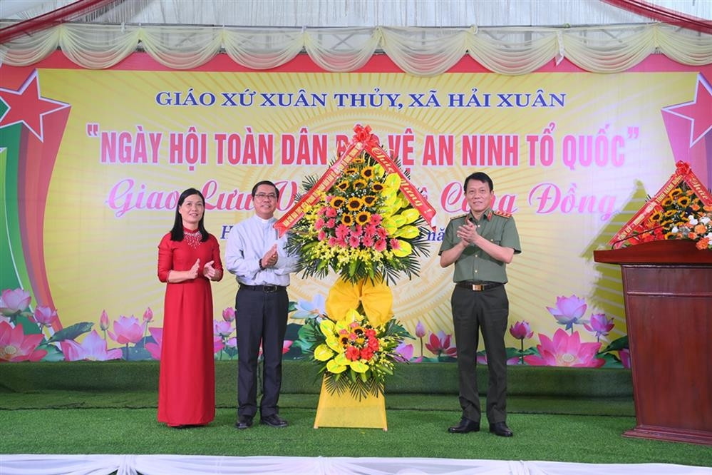 Phát huy vai trò của các chức sắc, tín đồ tôn giáo trong bảo vệ an ninh Tổ quốc