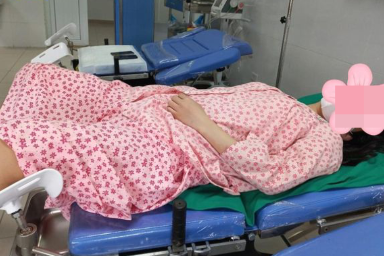 Tự phá thai bằng thuốc mua trên mạng, thiếu nữ 19 tuổi nhập viện