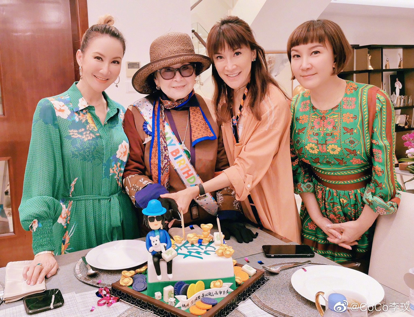 Chị gái Coco Lee bị tung bằng chứng tham lam, lợi dụng em gái - 1