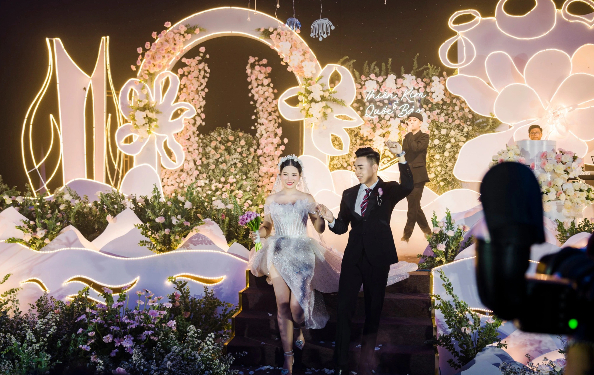 Đại gia ở TPHCM chi tiền tỷ tổ chức đám cưới cho bảo mẫu  - 13