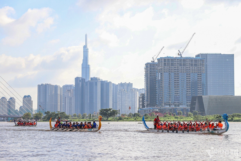 HCMC to set up boats on river to sell coffee, bread, hu tieu to tourists, locals