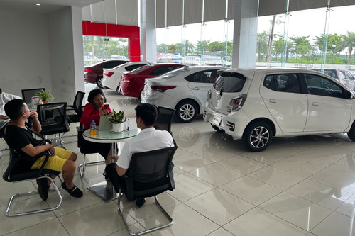Thị trường ô tô Việt khởi sắc nhẹ, xe nhập tăng trưởng tốt hơn xe lắp ráp