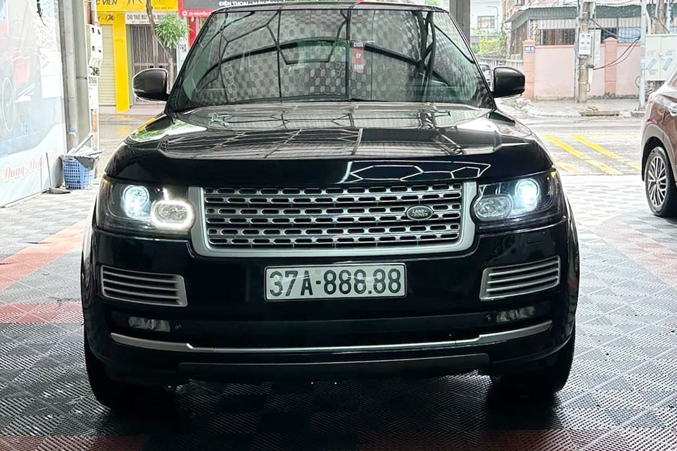 Trước giờ G biển số định danh, Range Rover biển ngũ quý 88888 rao giá 2,3 tỷ