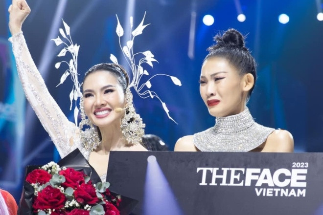 Gu thời trang của quán quân The Face Vietnam 2023 Tú Anh ở Tokyo