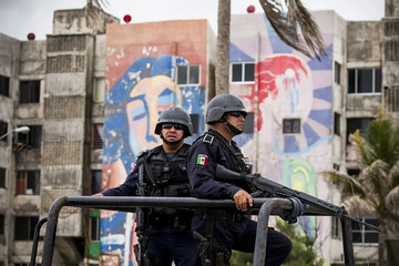 Cảnh sát Mexico phát hiện 13 thi thể giấu trong tủ đông tại 2 ngôi nhà
