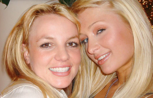 Paris Hilton và Britney Spears tạo ra trào lưu chụp ảnh 'tự sướng'?
