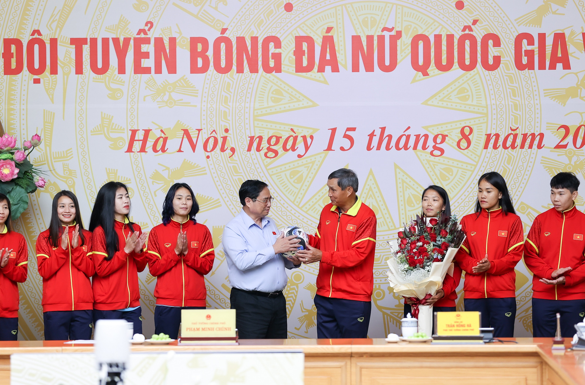 Thủ tướng: Góp mặt tại World Cup là sự trưởng thành vượt bậc của nền bóng đá nữ Việt Nam - Ảnh 7.