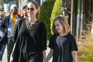 Angelina Jolie thuê con gái 15 tuổi làm trợ lý