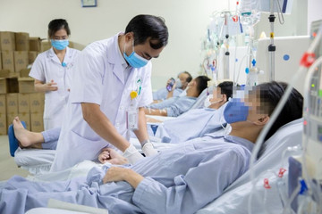 Đi khám vì 2 dấu hiệu sau, nam thanh niên Hà Nội phải lọc máu cấp cứu