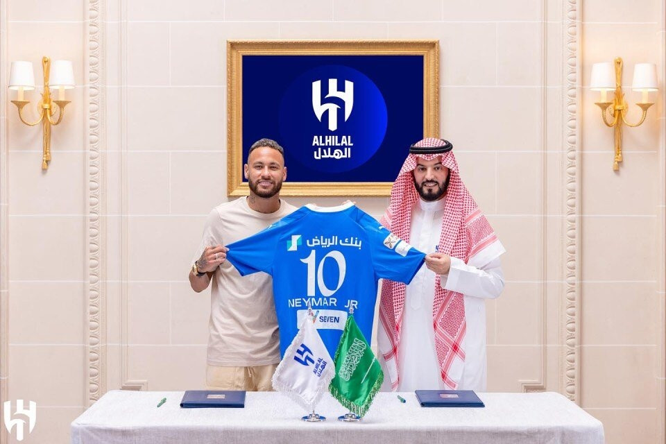 Neymar chính thức ký hợp đồng 'siêu khủng' với Al-Hilal