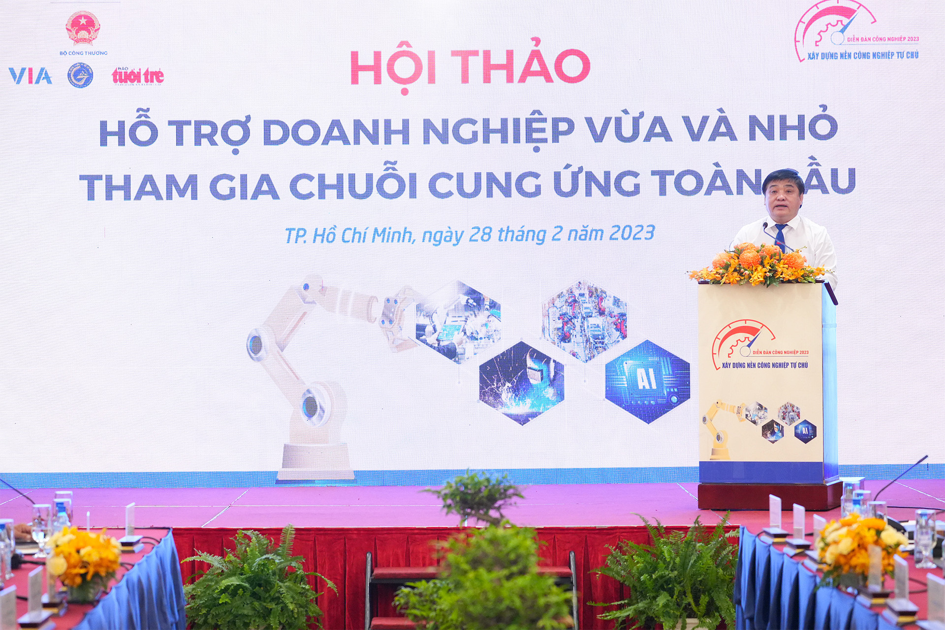 Tổng-Giám-đốc-THACO-tham-dự-hội-thảo-“Hỗ-trợ-doanh-nghiệp-vừa-và-nhỏ-tham-gia-chuỗi-cung-ứng-toàn-cầu”-2