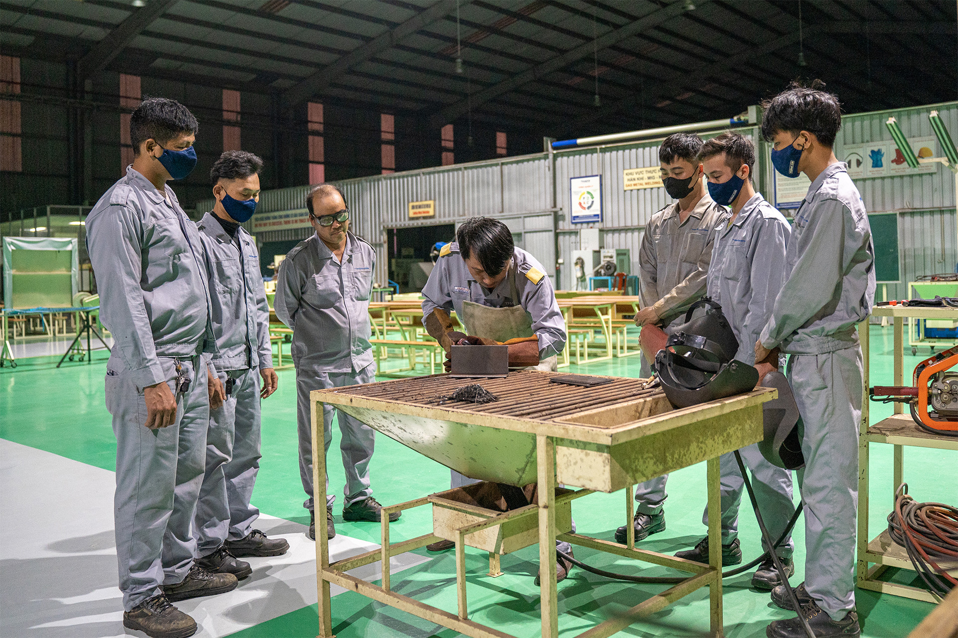 THACO-INDUSTRIES-đào-tạo-kỹ-thuật-hàn-MAG-cho-nhân-sự-mới-1