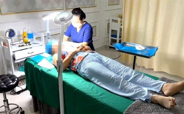 Unlicensed plastic surgery training centres pose serious risks