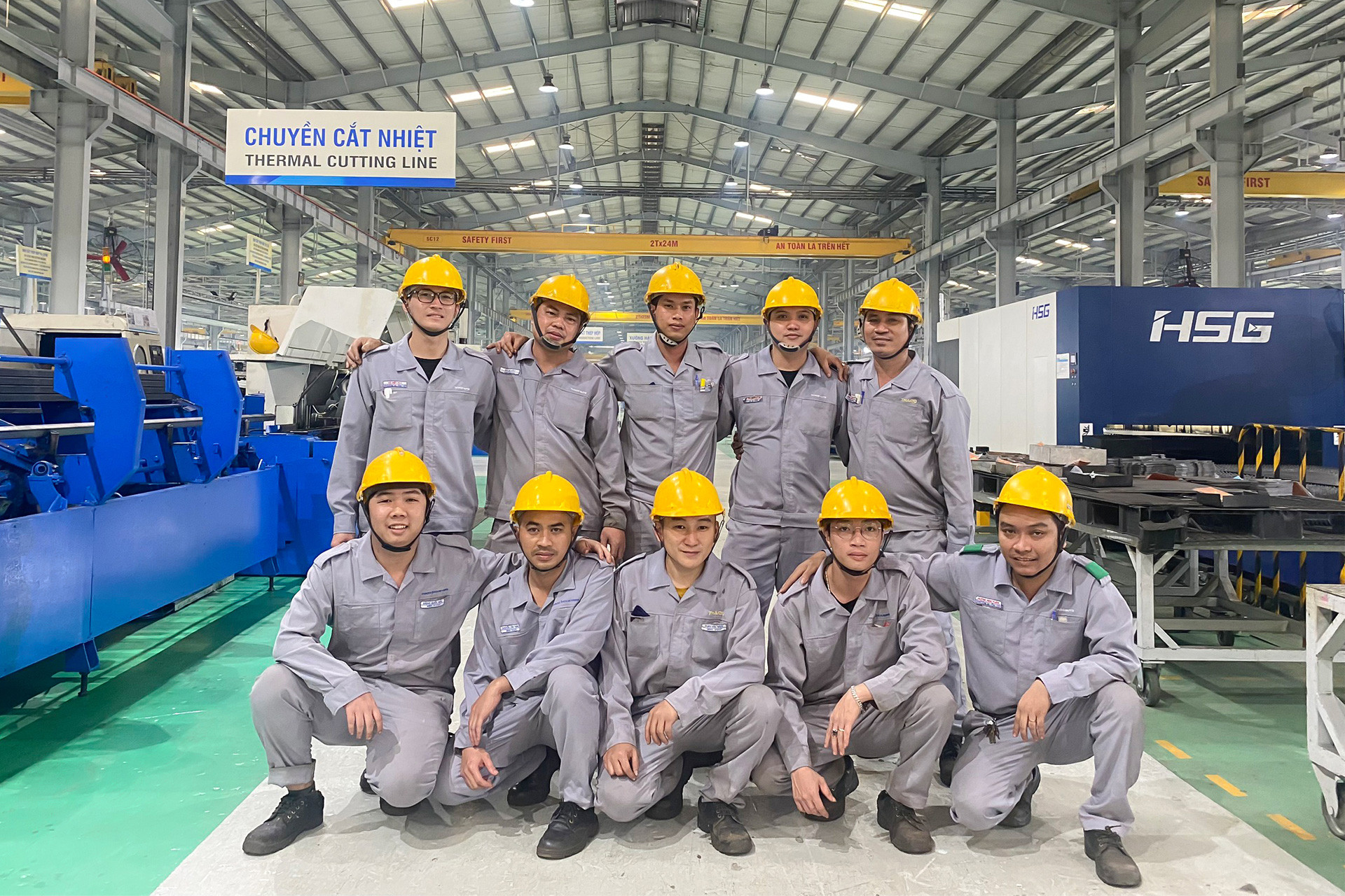 Các nhân sự của tổ cắt Oxy gas CNC - Xưởng cắt nhiệt