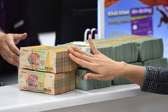 Bản tin kinh tế tối 17/8: Gỡ vướng trong tiếp cận tín dụng; giá nhà Hà Nội cao