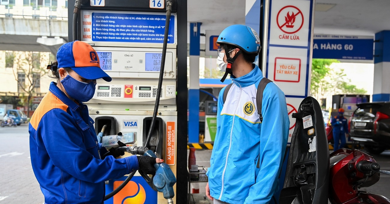 MOF gasoline price in VN is lower than in other countries