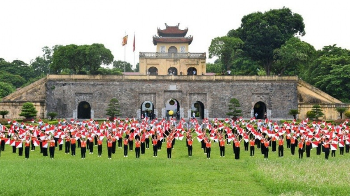 semaphore flag performance in hanoi sets national record picture 1